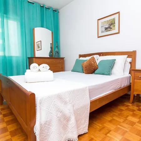 Apartman Vintage 5-mins To The *